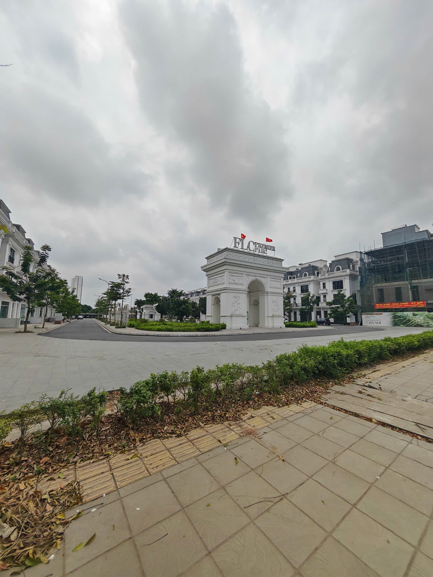 Bán nhà Ngõ 4 ô tô trở lên ( >11m) - diện tích 96m2 5 tầng - Thoáng trước, sau - giá 39 tỷ