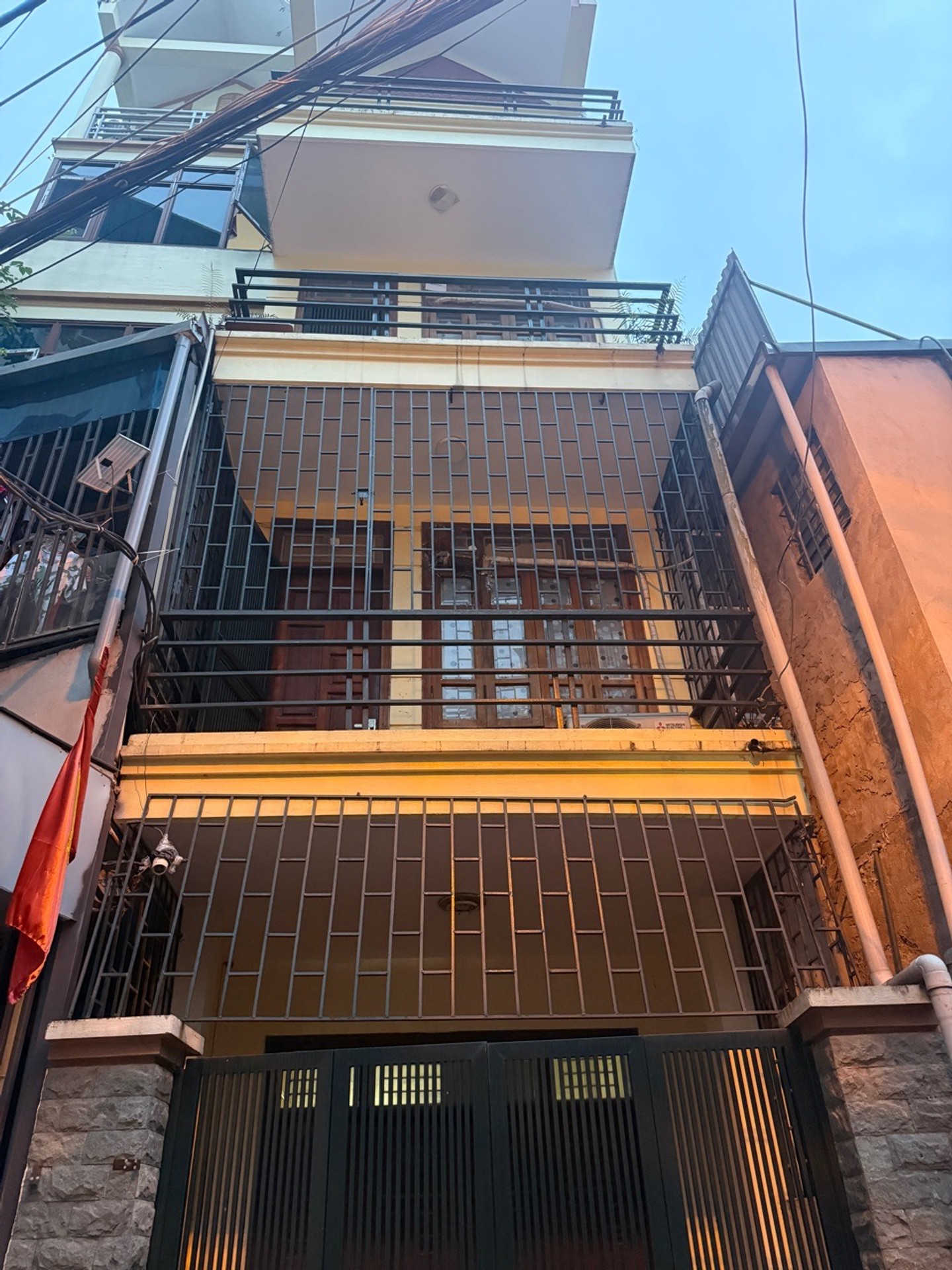 Bán nhà Hoàng Mai - diện tích 50m2 4 tầng - Mặt ngõ thông ô tô - giá 14 tỷ