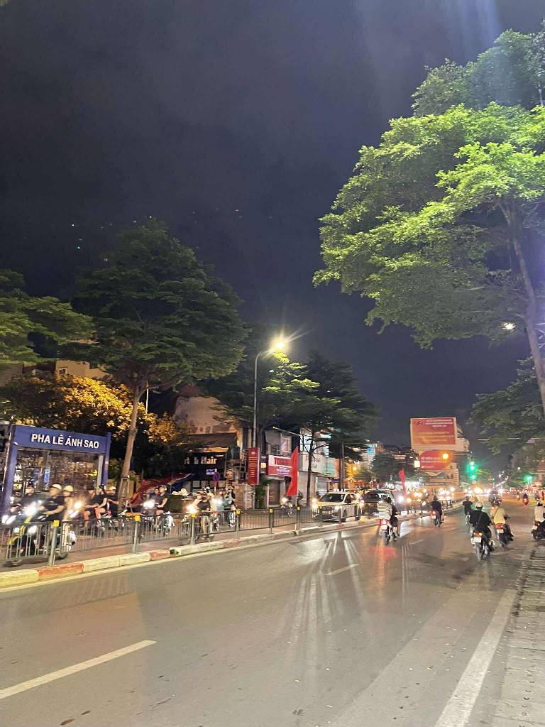 Bán nhà Nguyễn Lương Bằng - diện tích 279m2 4 tầng - Lô góc 2 mặt thoáng - giá 220 tỷ