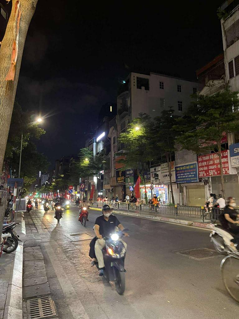 Bán nhà Nguyễn Lương Bằng - diện tích 279m2 4 tầng - Lô góc 2 mặt thoáng - giá 220 tỷ