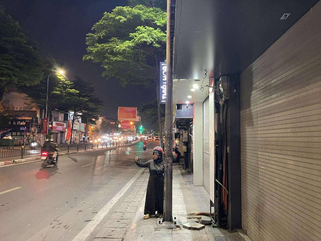 Bán nhà Nguyễn Lương Bằng - diện tích 279m2 4 tầng - Lô góc 2 mặt thoáng - giá 220 tỷ