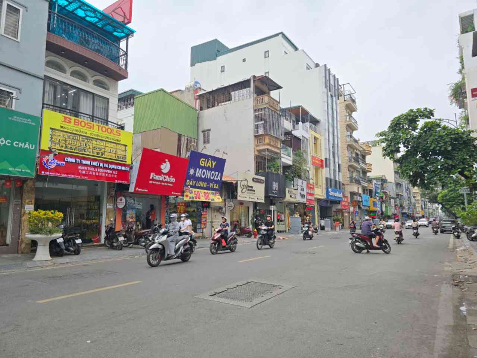 Bán nhà Bạch Mai - diện tích 110m2 3 tầng - Mặt phố kinh doanh sầm uất - giá 49 tỷ