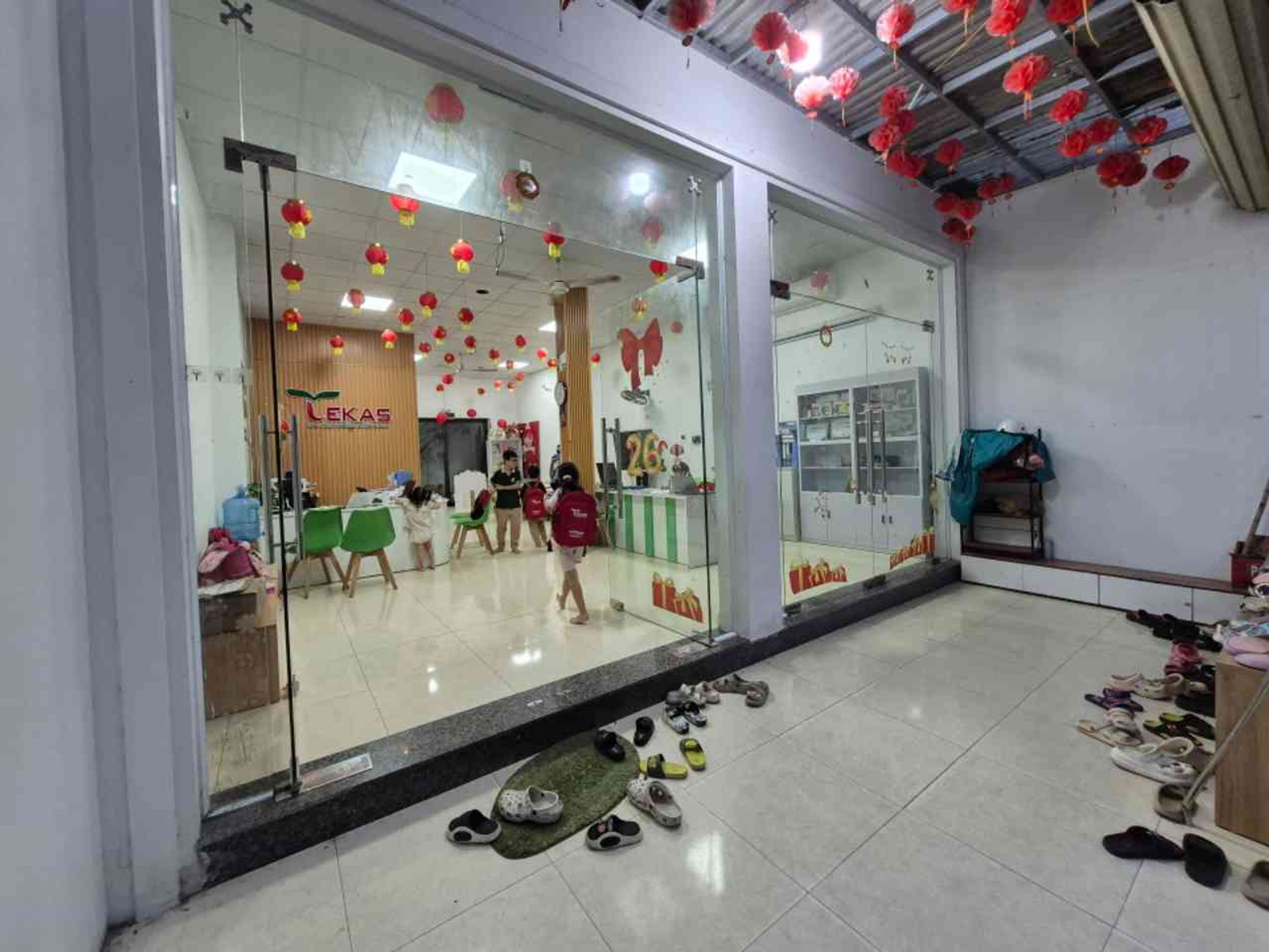 Bán nhà Hoàng Mai - diện tích 105m2 4 tầng - Ô tô tránh - giá 40 tỷ