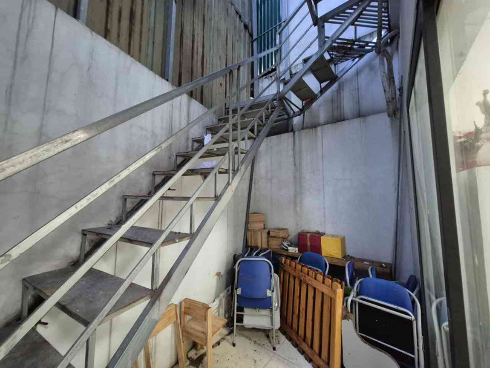 Bán nhà Hoàng Mai - diện tích 105m2 4 tầng - Ô tô tránh - giá 40 tỷ