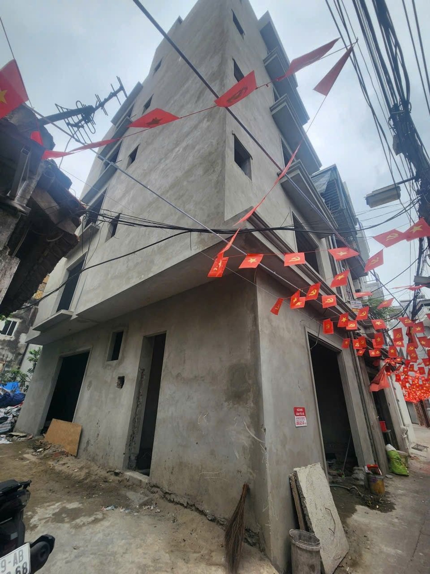 Bán nhà Khuyến Lương - diện tích 30m2 6 tầng - thang máy - giá 9,5 tỷ