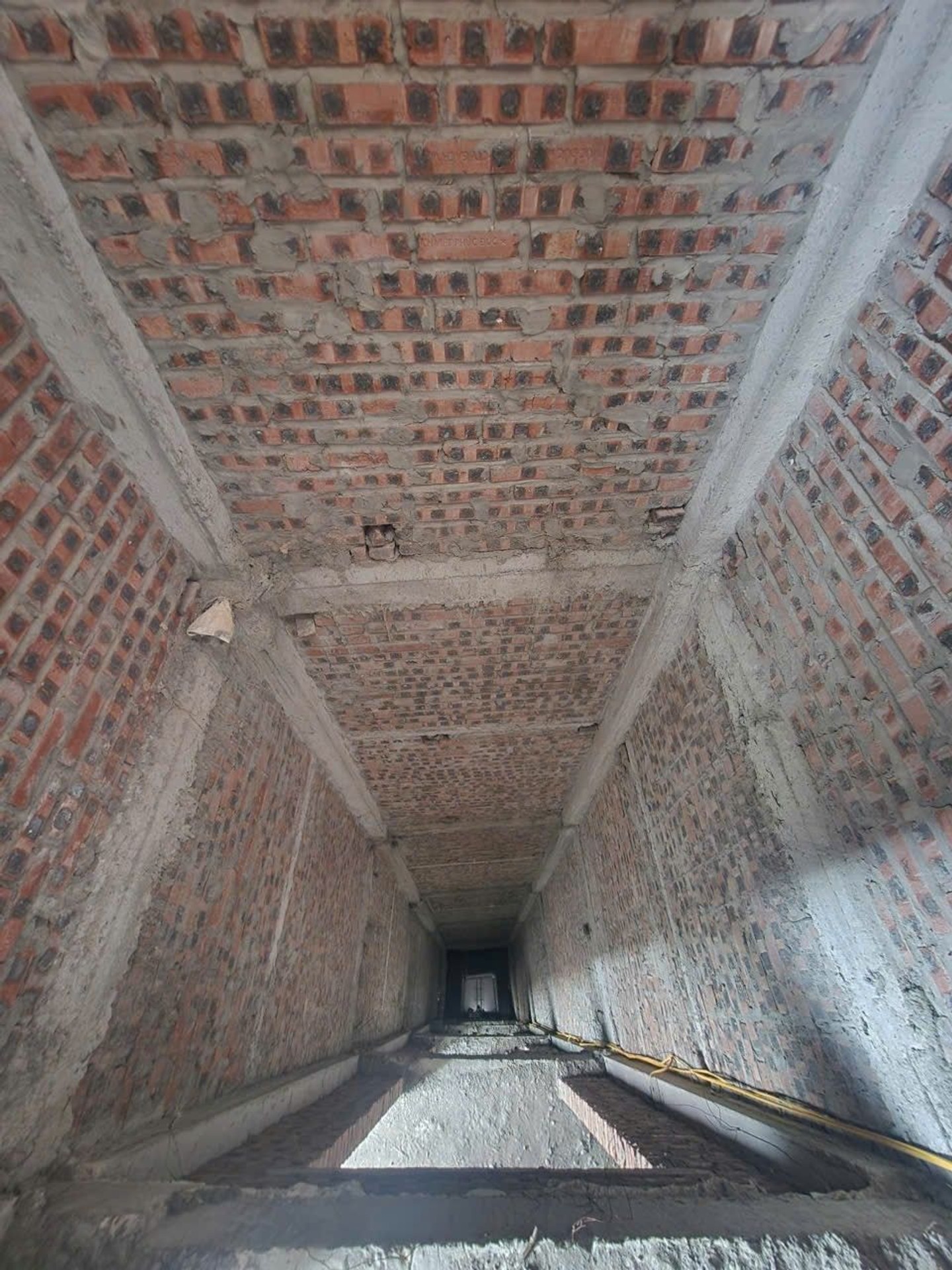 Bán nhà Khuyến Lương - diện tích 30m2 6 tầng - thang máy - giá 9,5 tỷ