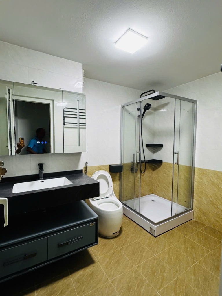 Bán nhà Tây Sơn - diện tích 75m2 7 tầng - MẶT PHỐ VÍP ĐỐNG ĐA - giá 58 tỷ