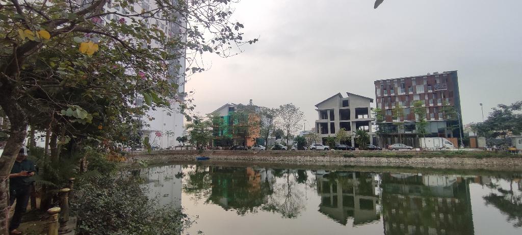 Bán nhà Ngõ 4 ô tô trở lên ( >11m) - diện tích 98m2 5 tầng - Biệt thự view hồ - giá 37 tỷ