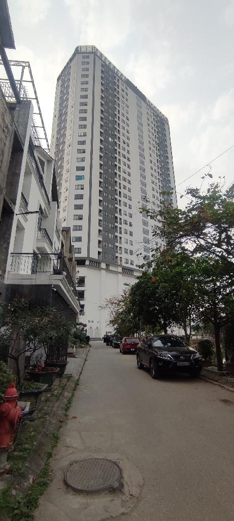 Bán nhà Ngõ 4 ô tô trở lên ( >11m) - diện tích 98m2 5 tầng - Biệt thự view hồ - giá 37 tỷ