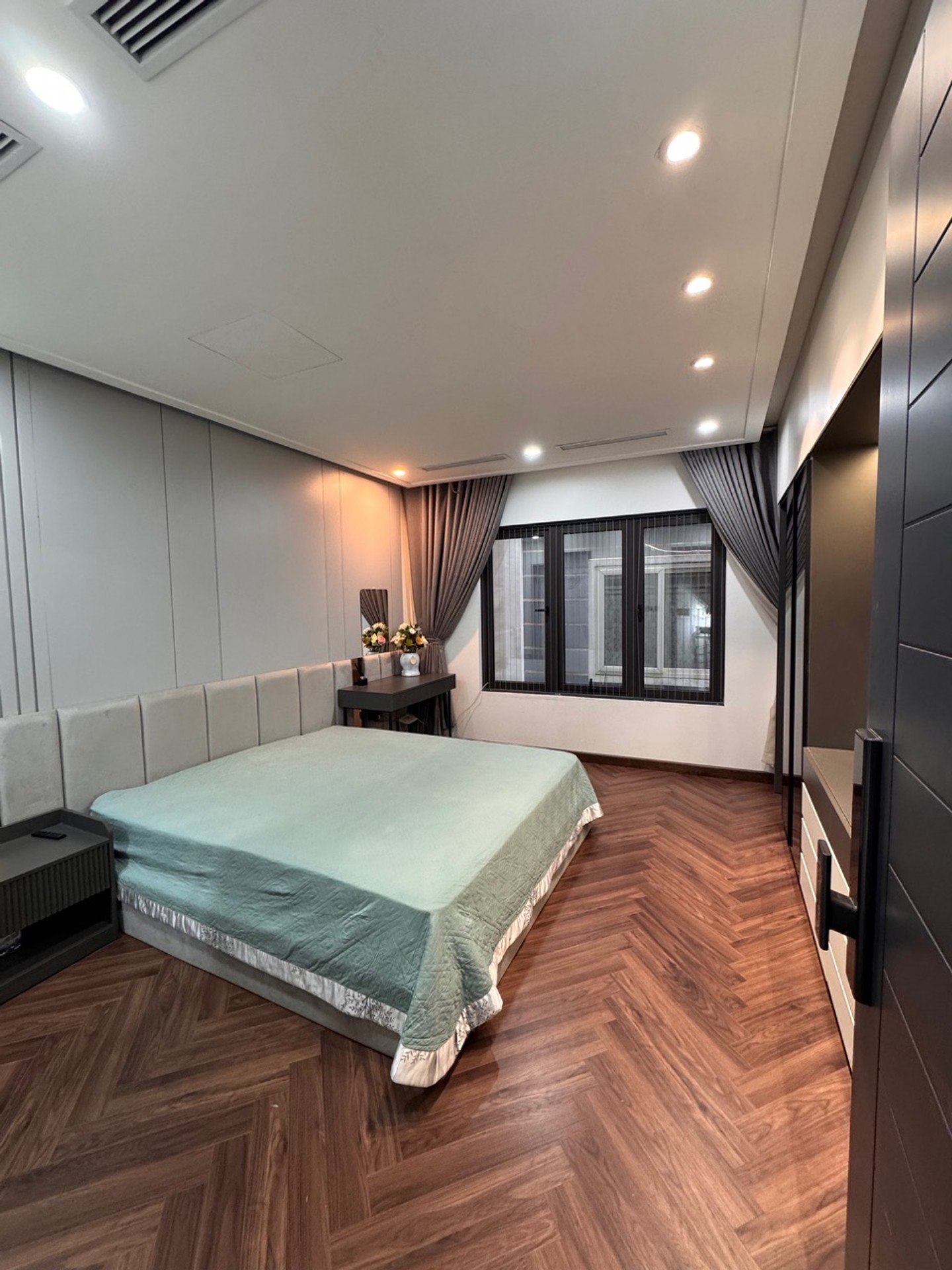 Bán nhà Bạch Mai - diện tích 31m2 6 tầng - Ngõ siêu đẹp, vài chục mét ra mặt phố - giá 11,95 tỷ