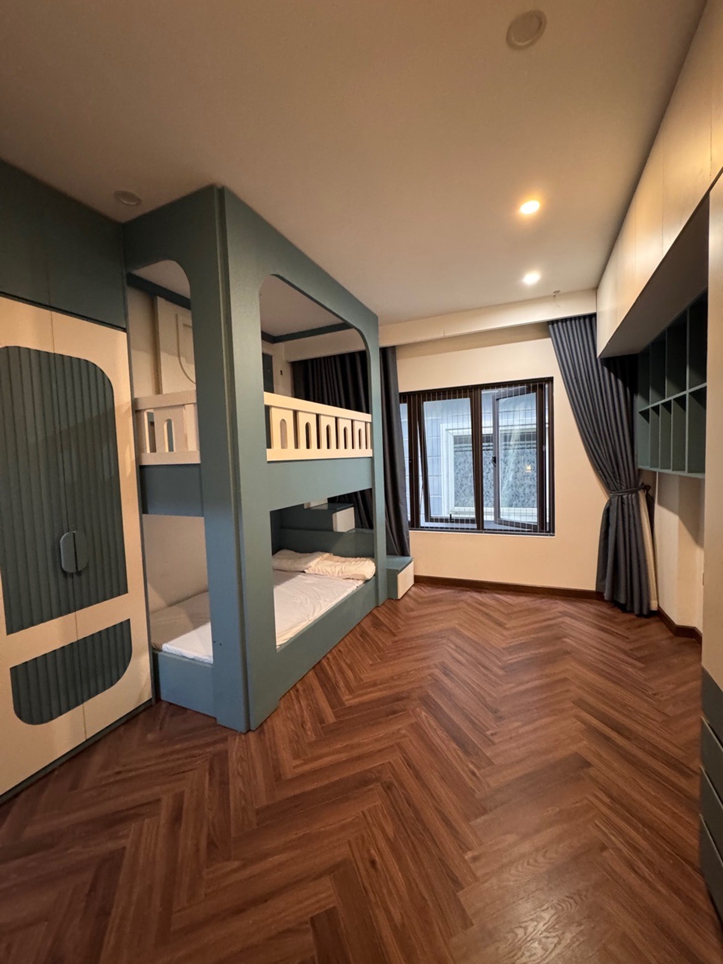 Bán nhà Bạch Mai - diện tích 31m2 6 tầng - Ngõ siêu đẹp, vài chục mét ra mặt phố - giá 11,95 tỷ