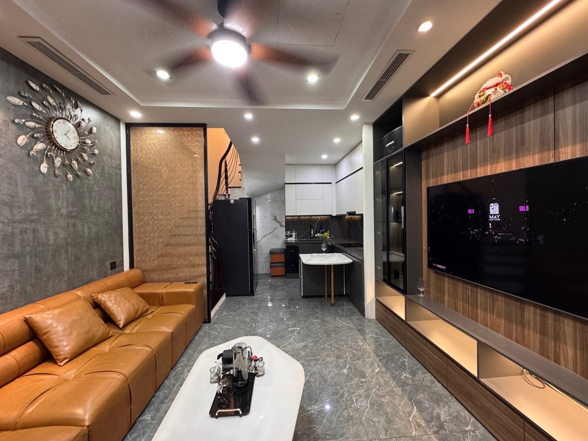 Bán nhà Bạch Mai - diện tích 31m2 6 tầng - Ngõ siêu đẹp, vài chục mét ra mặt phố - giá 11,95 tỷ