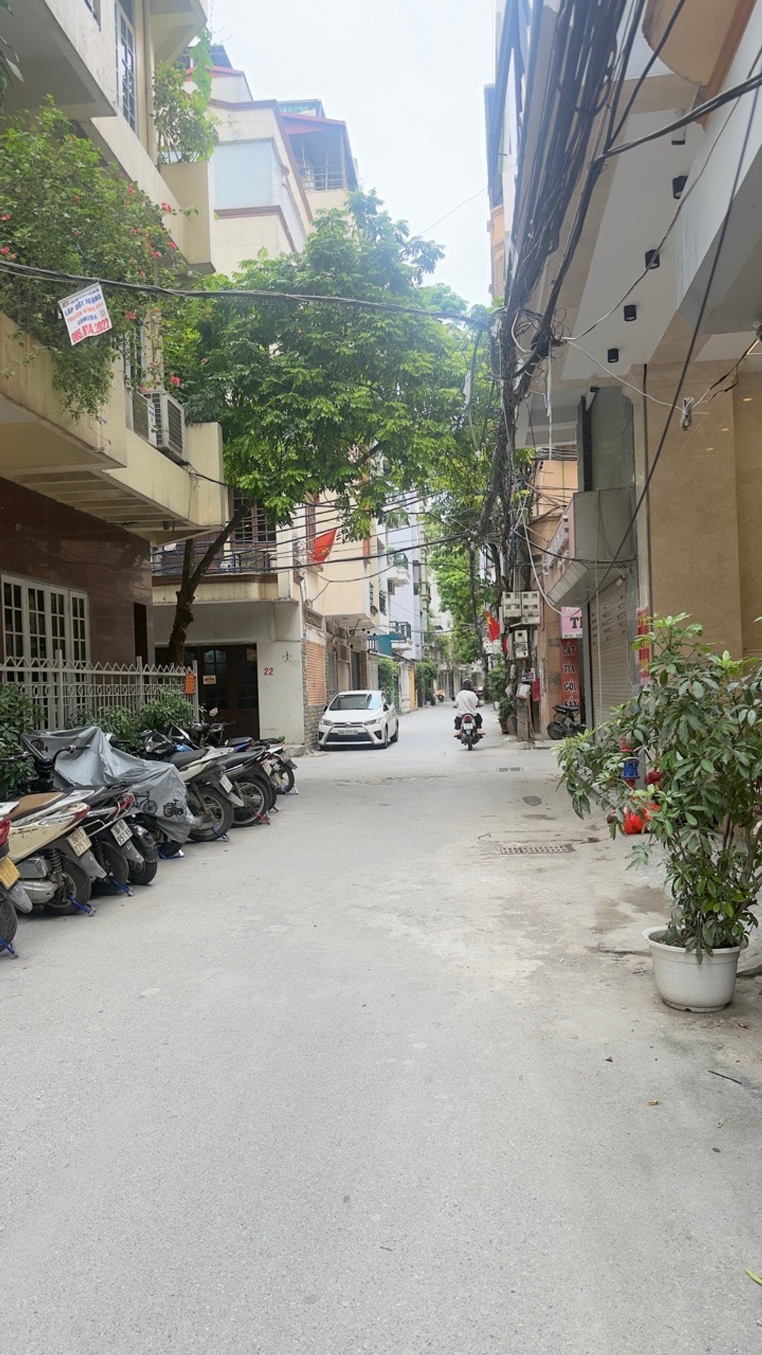 Bán nhà Hoàng Văn Thái - diện tích 52m2 4 tầng - Ô tô đỗ cửa - giá 13,5 tỷ