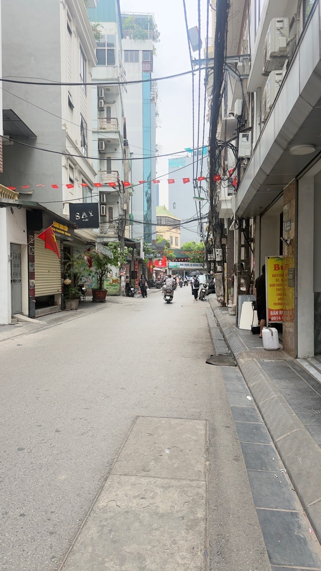 Bán nhà Hoàng Văn Thái - diện tích 52m2 4 tầng - Ô tô đỗ cửa - giá 13,5 tỷ