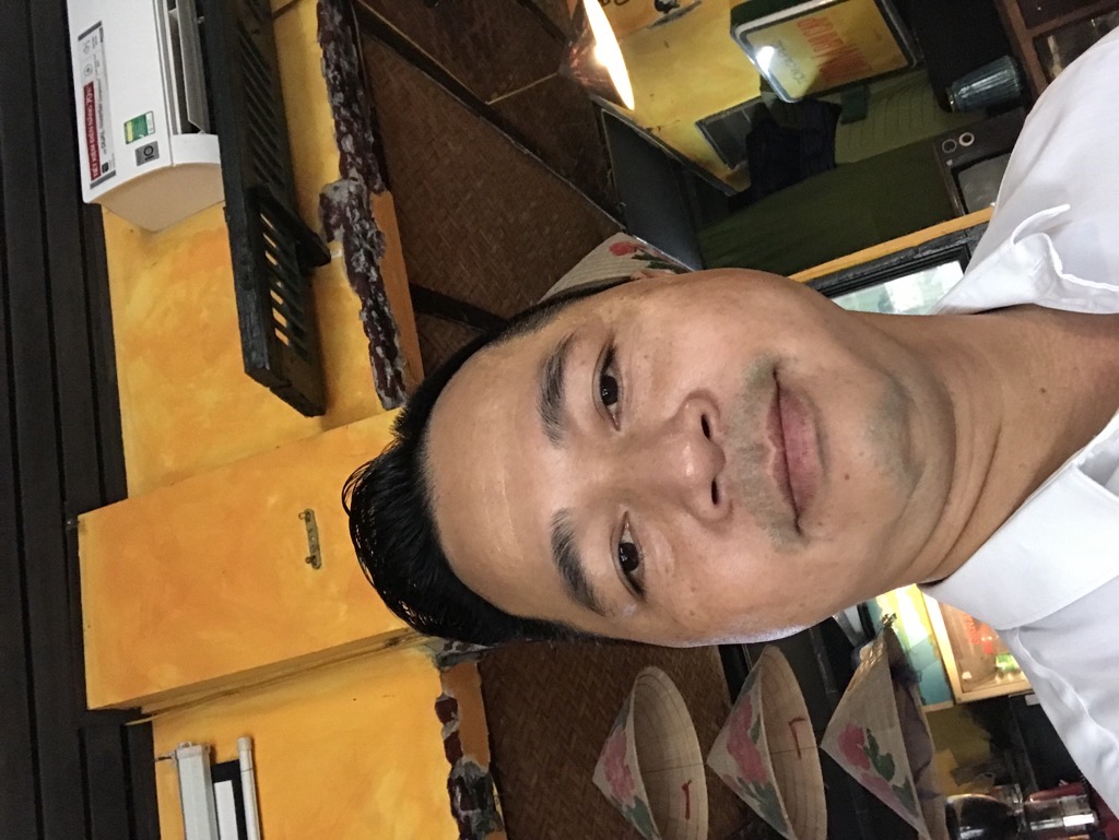 Bán nhà Trần Duy Hưng - diện tích 100m2 4 tầng - Mặt ngõ, lô góc, kinh doanh ngày đêm - giá 60 tỷ