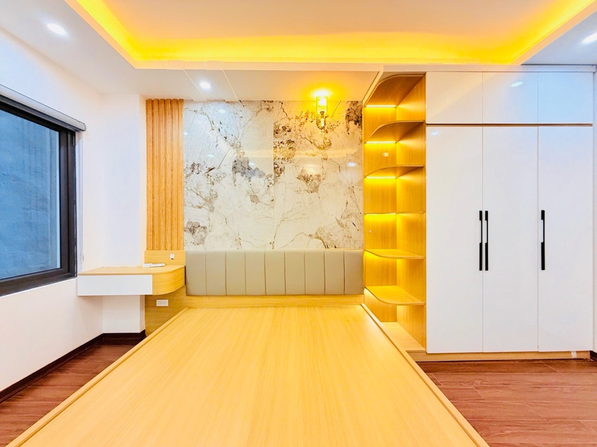 Bán nhà Nam Dư - diện tích 30m2 5 tầng - gần ô tô - giá 8 tỷ