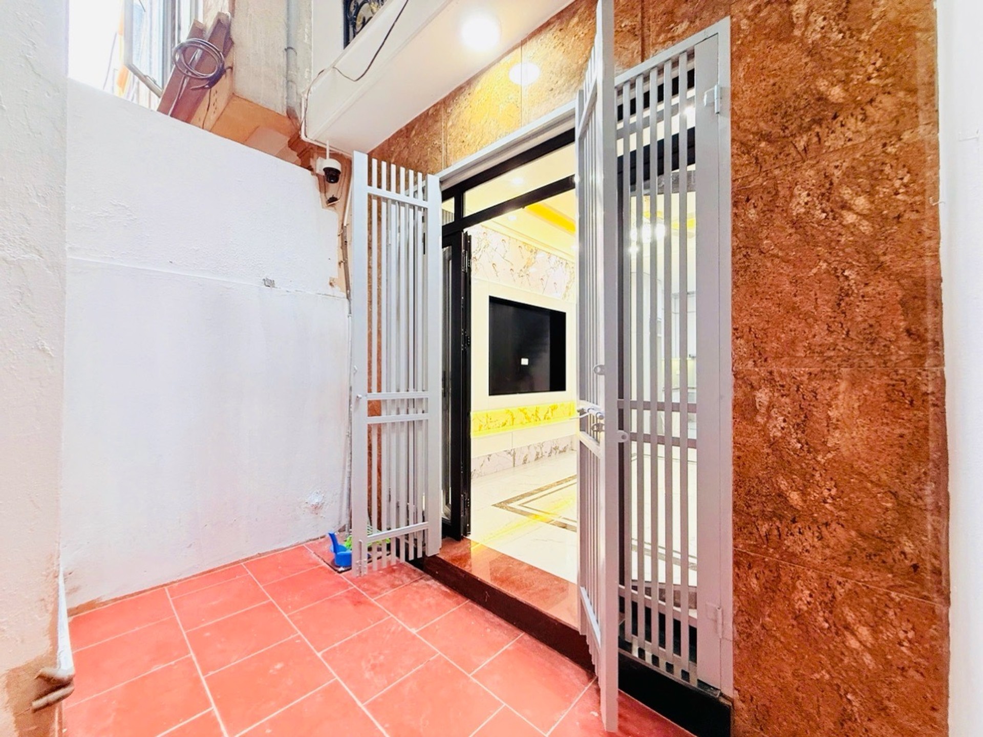 Bán nhà Nam Dư - diện tích 30m2 5 tầng - gần ô tô - giá 8 tỷ