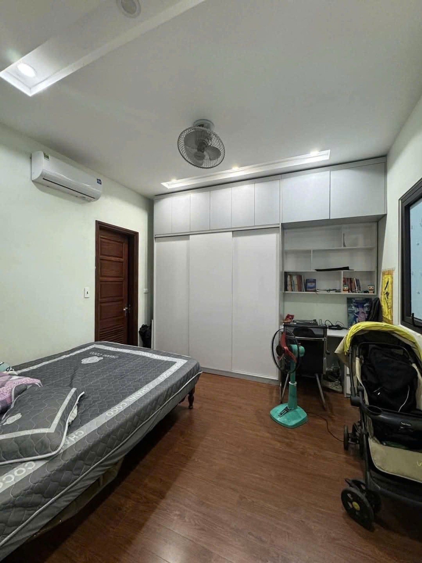 Bán nhà Hoàng Mai - diện tích 70m2 6 tầng - Ô TÔ TRÁNH - giá 23 tỷ