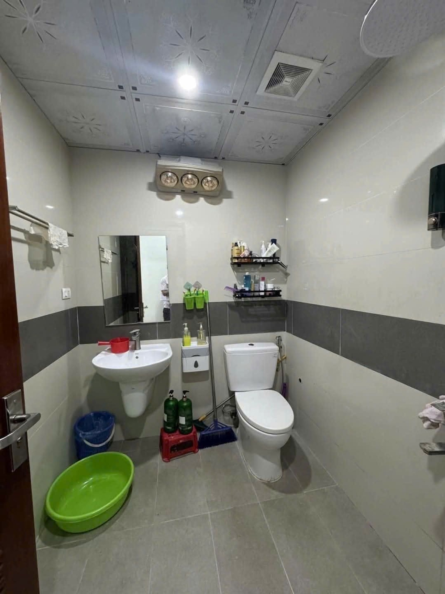 Bán nhà Hoàng Mai - diện tích 70m2 6 tầng - Ô TÔ TRÁNH - giá 23 tỷ
