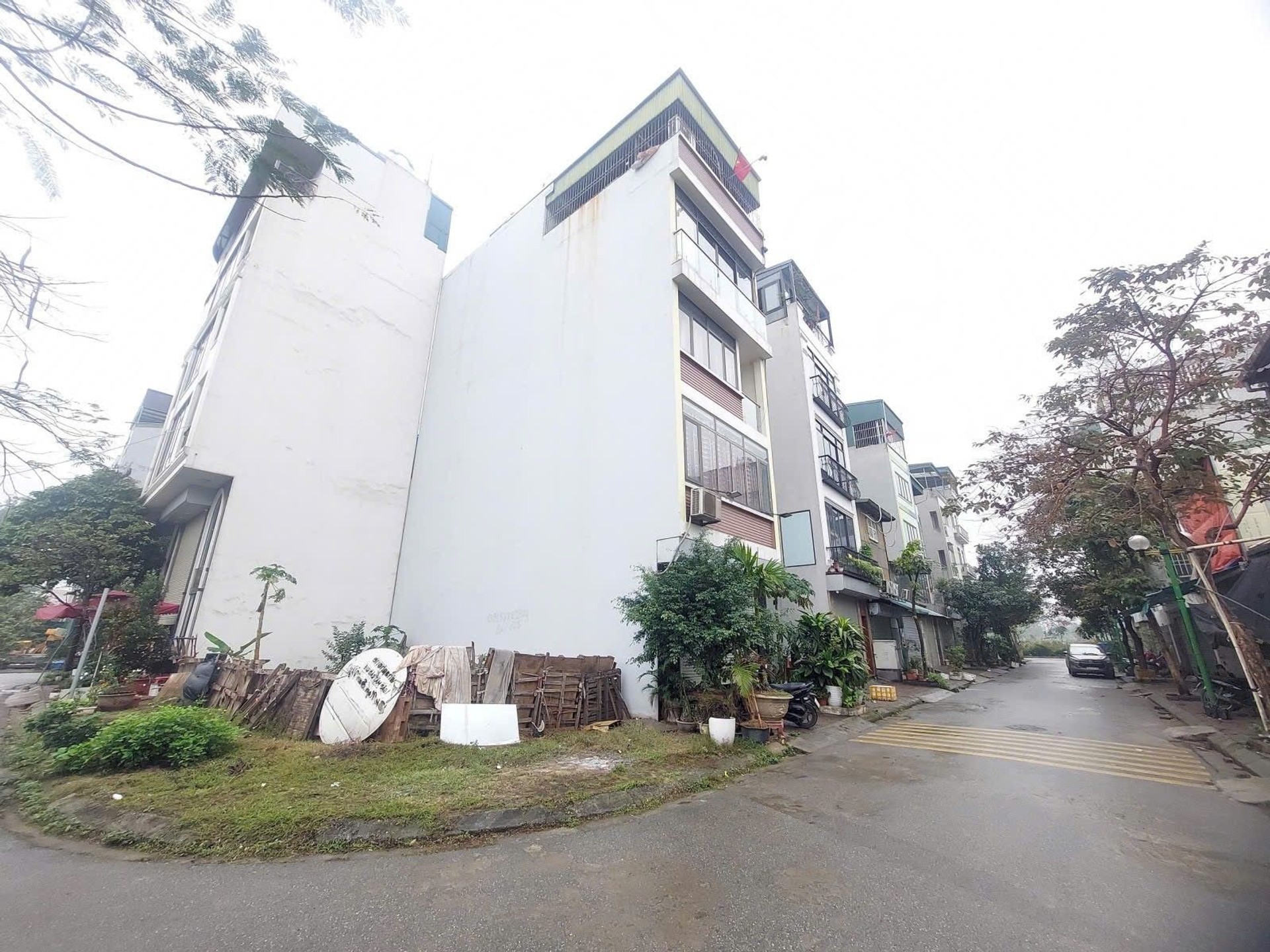 Bán nhà Hoàng Mai - diện tích 70m2 6 tầng - Ô TÔ TRÁNH - giá 23 tỷ