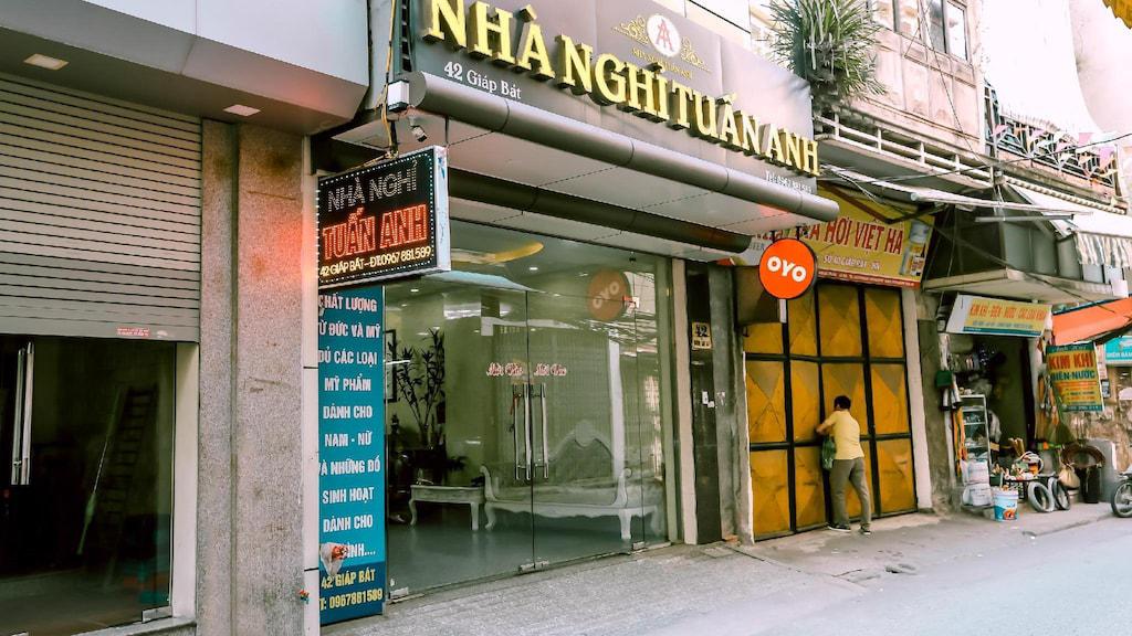 Bán nhà Giáp Bát - diện tích 102m2 7 tầng - Mặt phố, thang máy - giá 31,4 tỷ