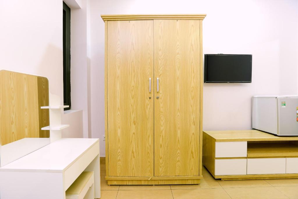 Bán nhà Giáp Bát - diện tích 102m2 7 tầng - Mặt phố, thang máy - giá 31,4 tỷ