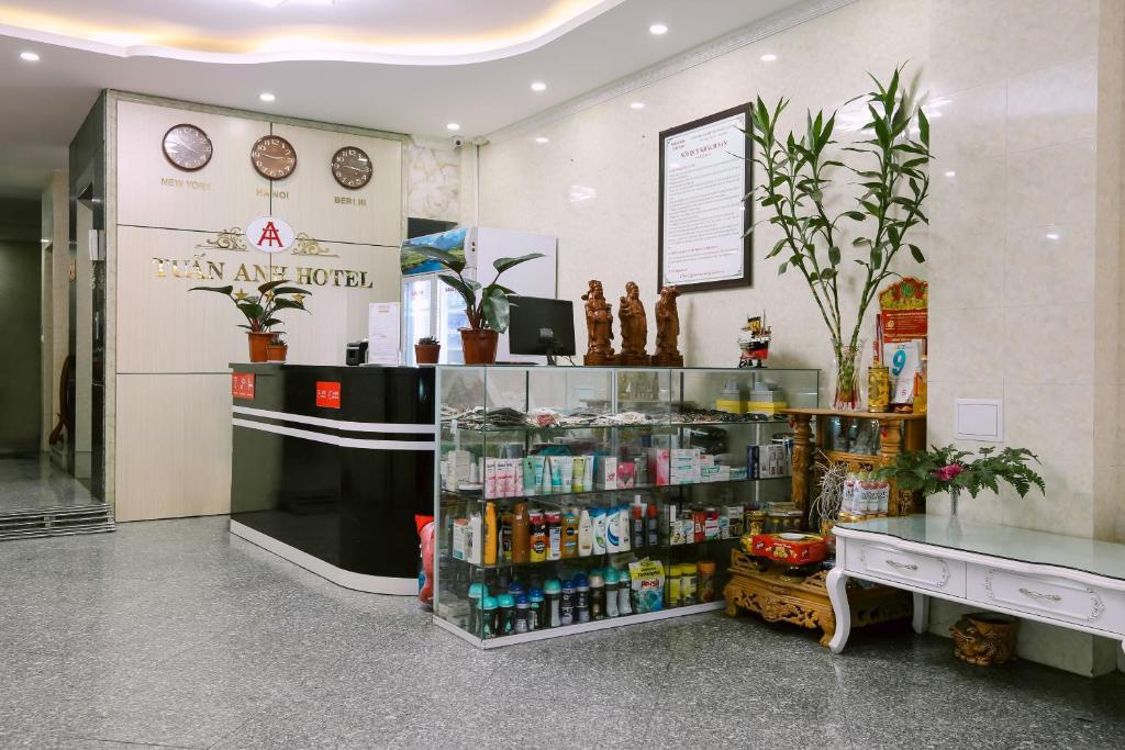 Bán nhà Giáp Bát - diện tích 102m2 7 tầng - Mặt phố, thang máy - giá 31,4 tỷ