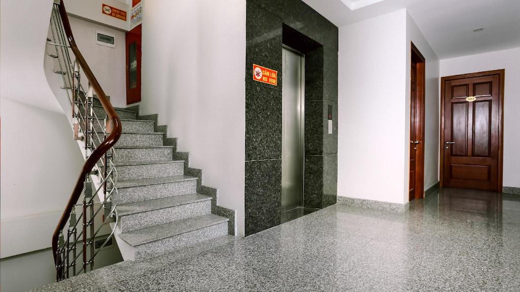 Bán nhà Giáp Bát - diện tích 102m2 7 tầng - Mặt phố, thang máy - giá 31,4 tỷ