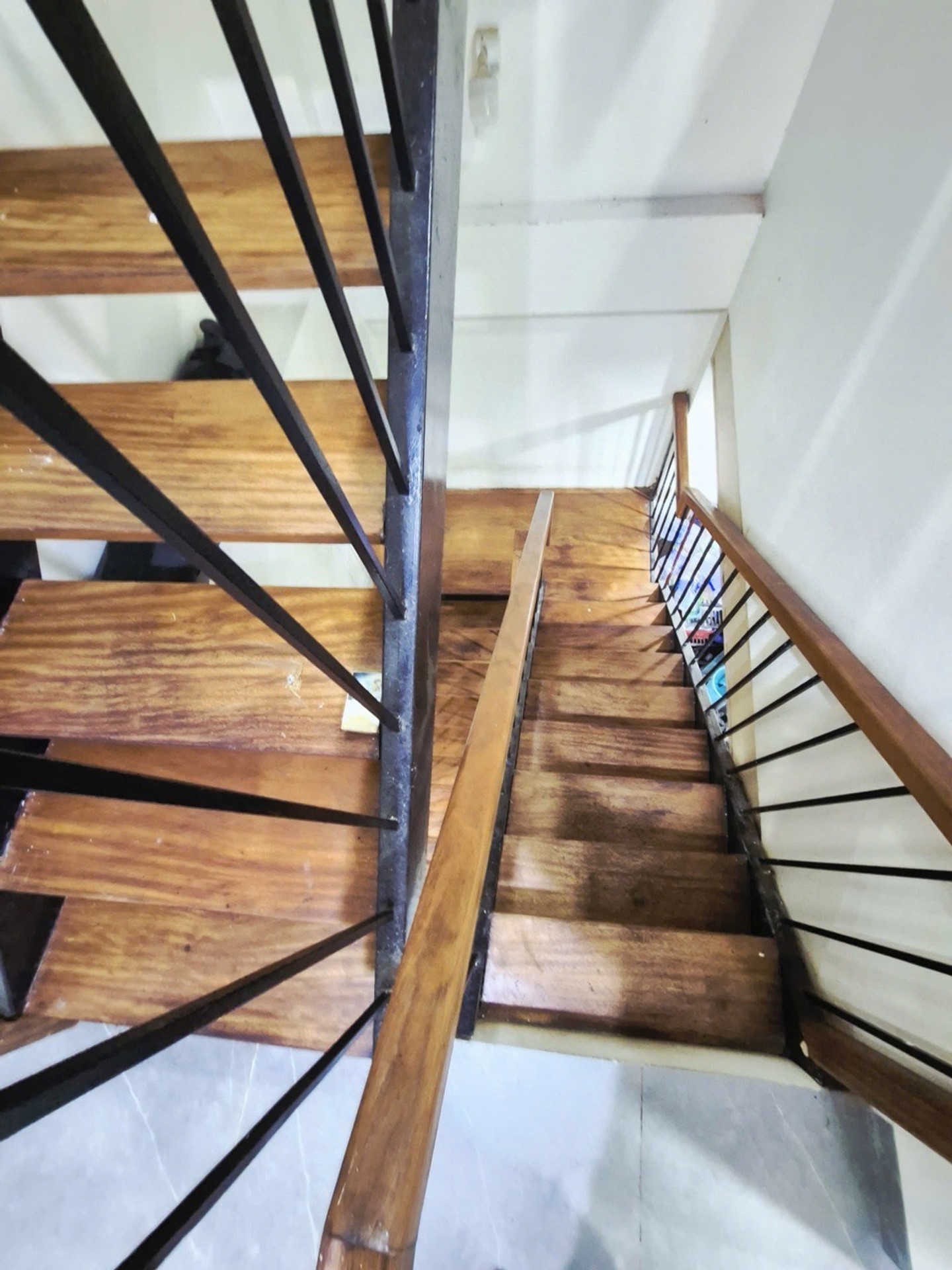 Bán nhà Bạch Mai - diện tích 110m2 5 tầng - ô tô đỗ cửa - giá 22 tỷ