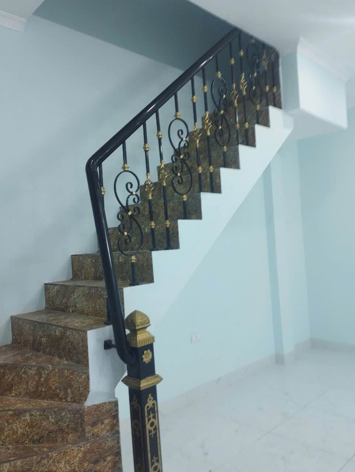 Bán nhà Định Công Hạ - diện tích 32m2 3 tầng - Lô góc, gần ô tô - giá 4,6 tỷ