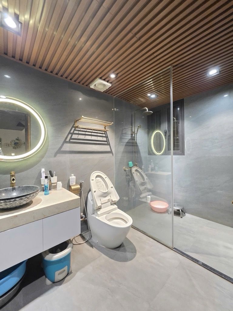 Bán nhà Trường Chinh - diện tích 154m2 9 tầng - 2 mặt phố - giá 122 tỷ