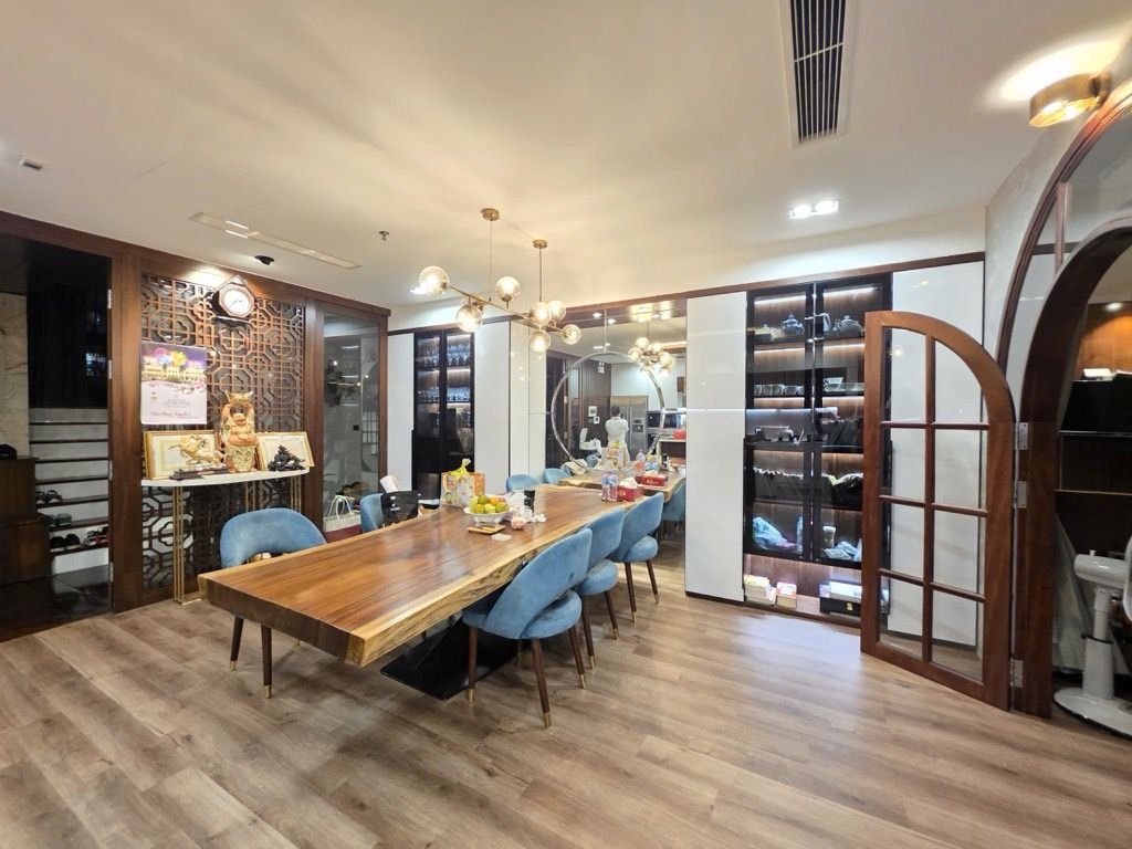 Bán nhà Trường Chinh - diện tích 154m2 9 tầng - 2 mặt phố - giá 122 tỷ