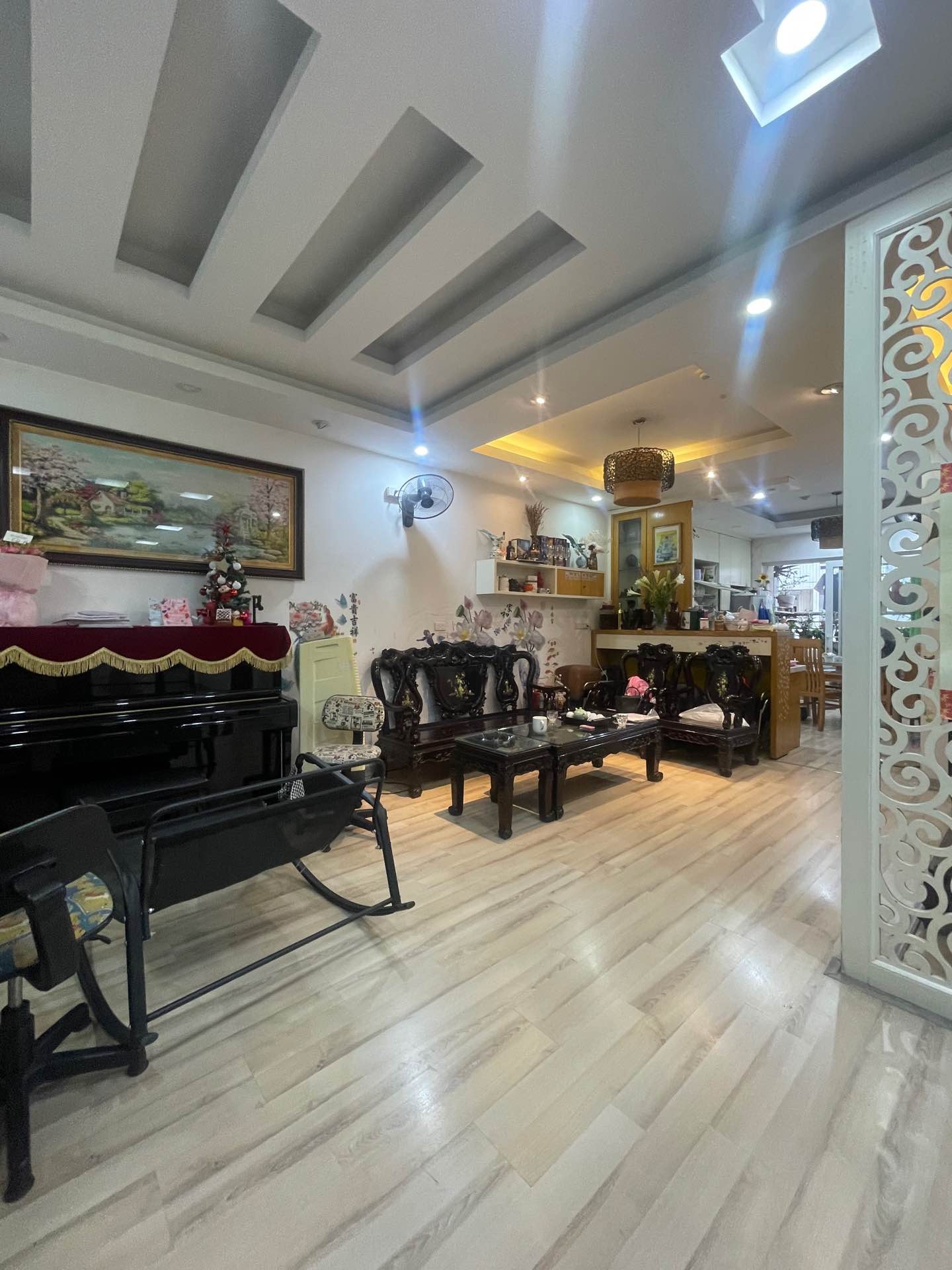 Bán nhà Trương Định - diện tích 140m2 1 tầng - Chung cư toà Nam Đô - giá 9,99 tỷ
