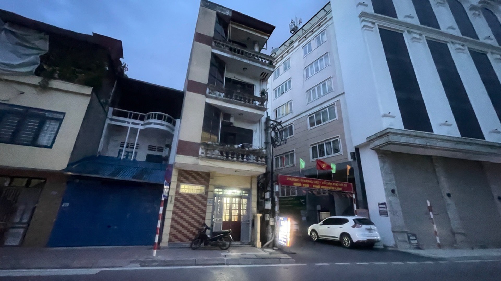 Bán nhà Nguyễn Lân - diện tích 88m2 4 tầng - Lô góc 3 thoáng - giá 46 tỷ