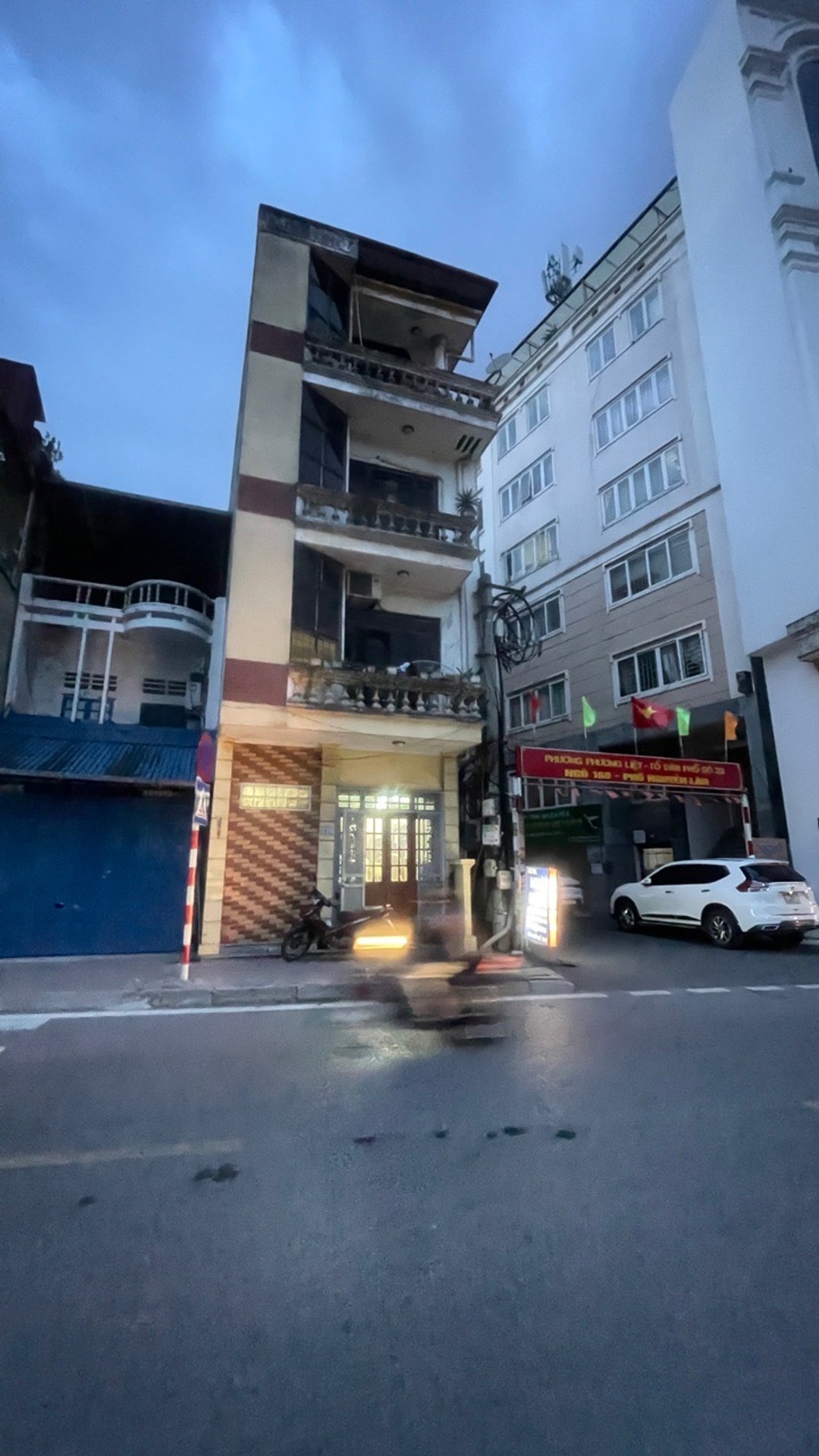Bán nhà Nguyễn Lân - diện tích 88m2 4 tầng - Lô góc 3 thoáng - giá 46 tỷ