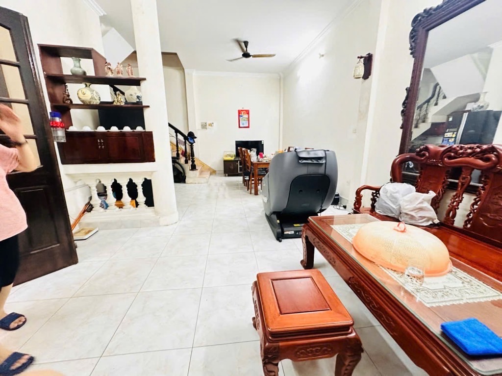 Bán nhà Phó Đức Chính - diện tích 82.1m2 4 tầng - gần hồ Trúc Bạch – Hoàn Kiếm - giá 28,75 tỷ