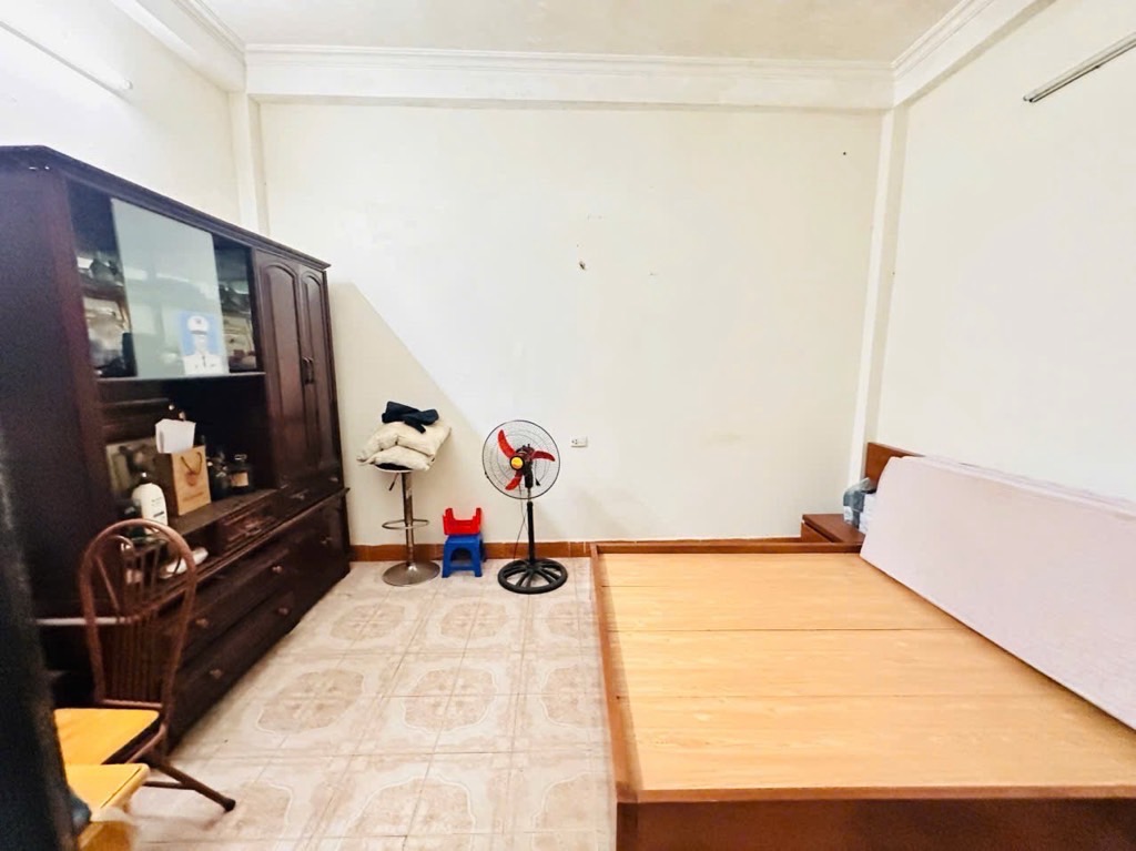 Bán nhà Phó Đức Chính - diện tích 82.1m2 4 tầng - gần hồ Trúc Bạch – Hoàn Kiếm - giá 28,75 tỷ