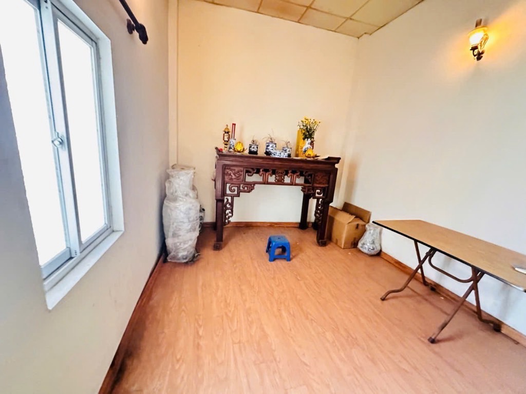 Bán nhà Phó Đức Chính - diện tích 82.1m2 4 tầng - gần hồ Trúc Bạch – Hoàn Kiếm - giá 28,75 tỷ