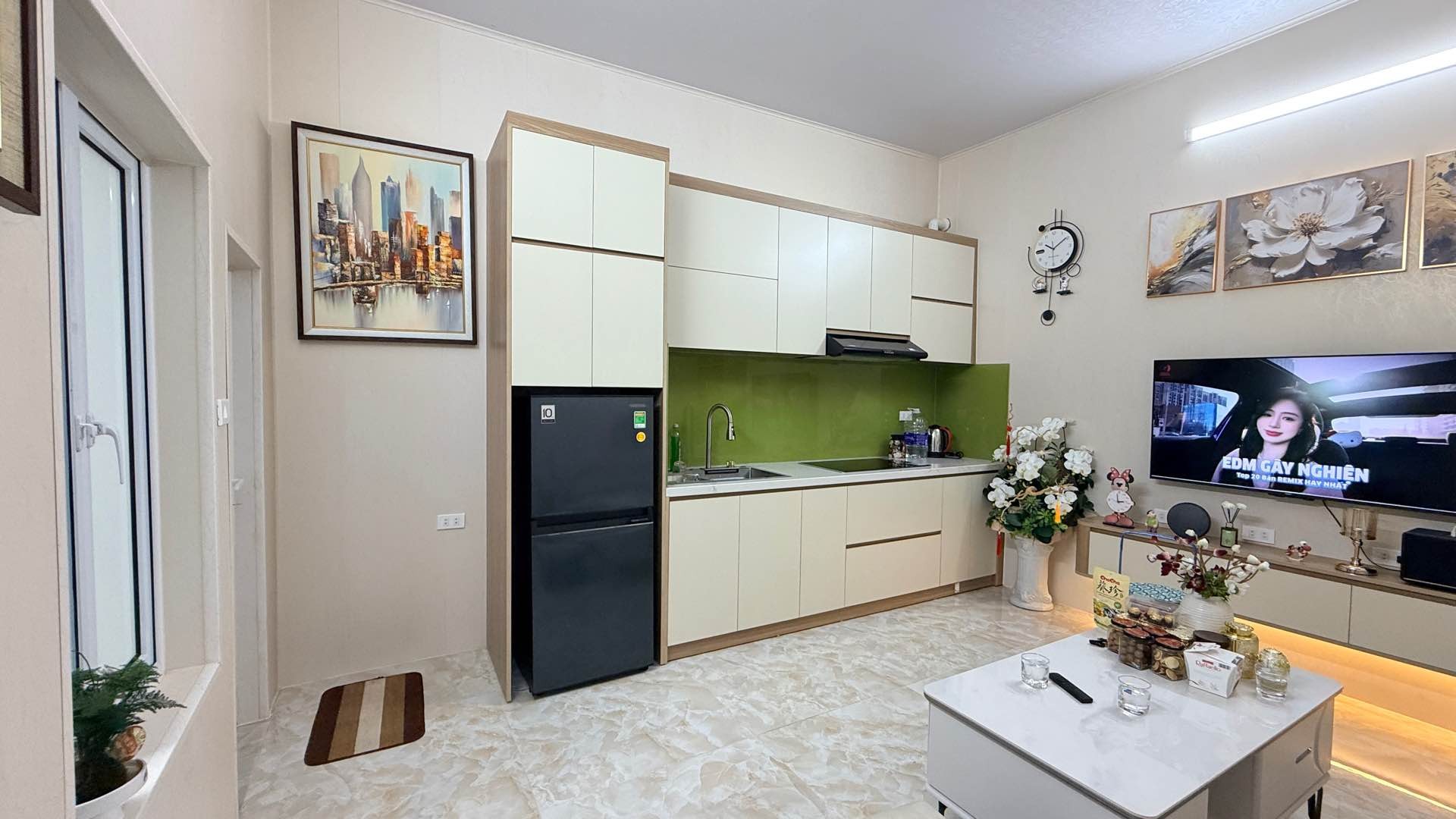 Bán nhà Bạch Đằng - diện tích 25m2 2 tầng - Nhà đẹp ở ngay gần phố - giá 3 tỷ