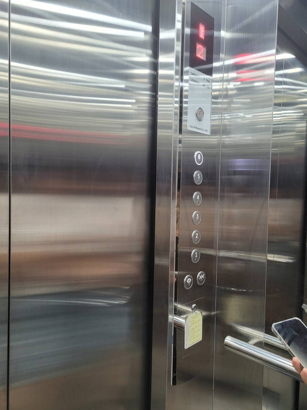 Bán nhà Nguyễn Khoái - diện tích 110m2 6 tầng - Lô góc - giá 37 tỷ