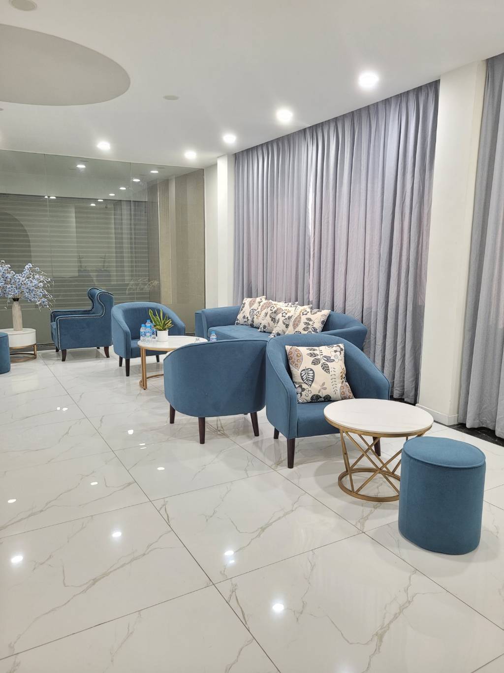 Bán nhà Nguyễn Khoái - diện tích 110m2 6 tầng - Lô góc - giá 37 tỷ