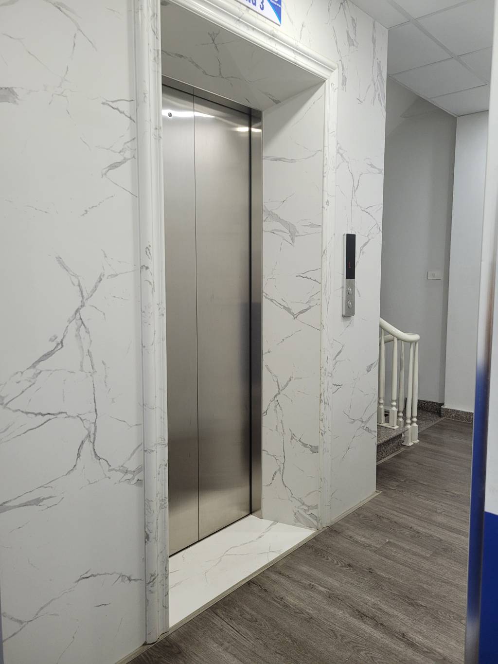 Bán nhà Nguyễn Khoái - diện tích 110m2 6 tầng - Lô góc - giá 37 tỷ