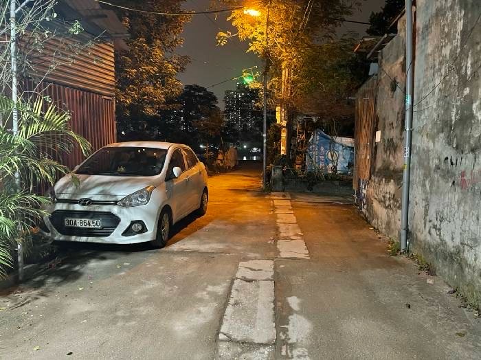 Bán nhà Định Công Hạ - diện tích 224m2 1 tầng - Ô TÔ TRÁNH - giá 37 tỷ