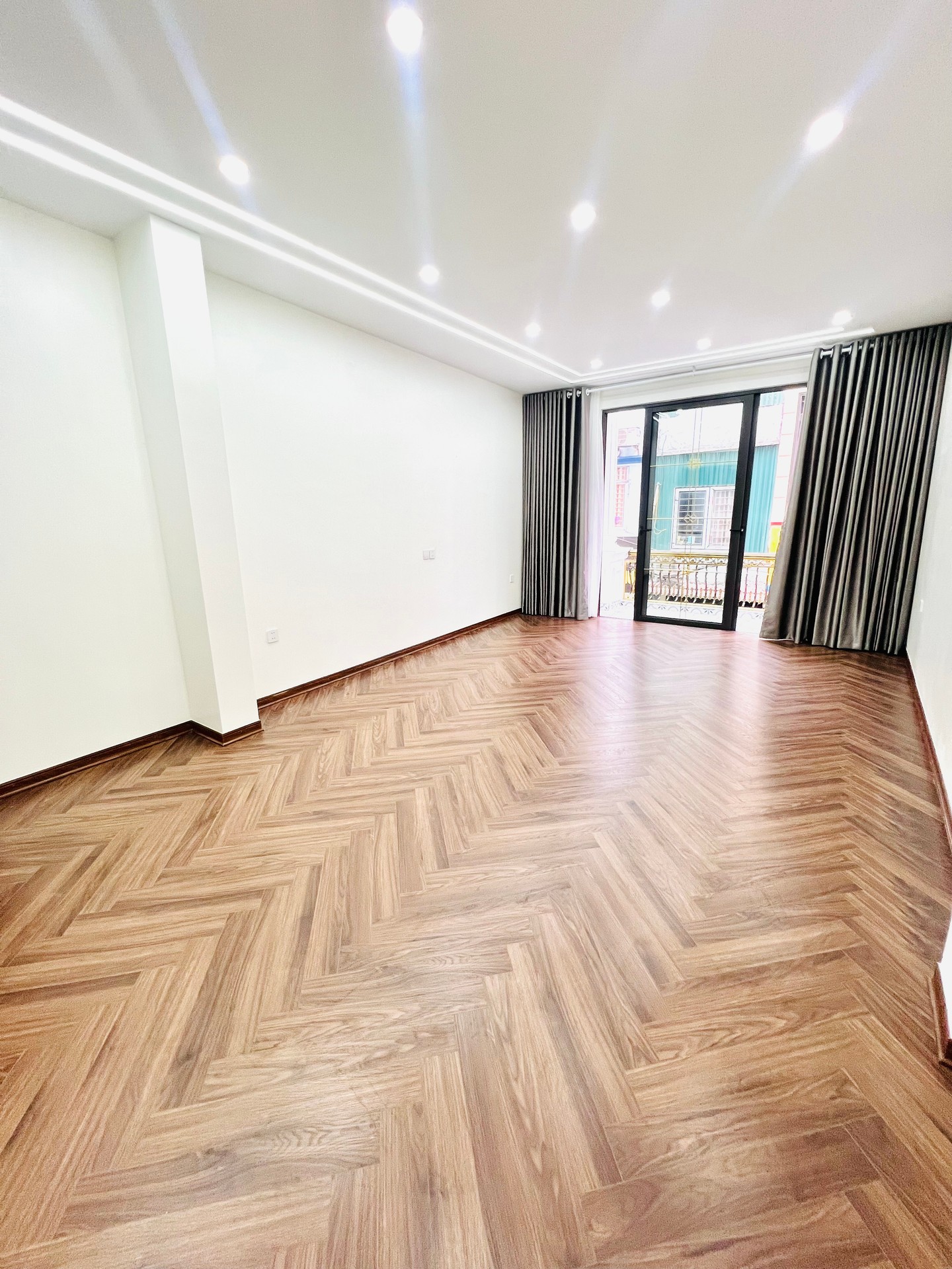 Bán nhà Tân Mai - diện tích 50m2 6 tầng - Đẹp nhất phố Tân Mai - giá 22,5 tỷ