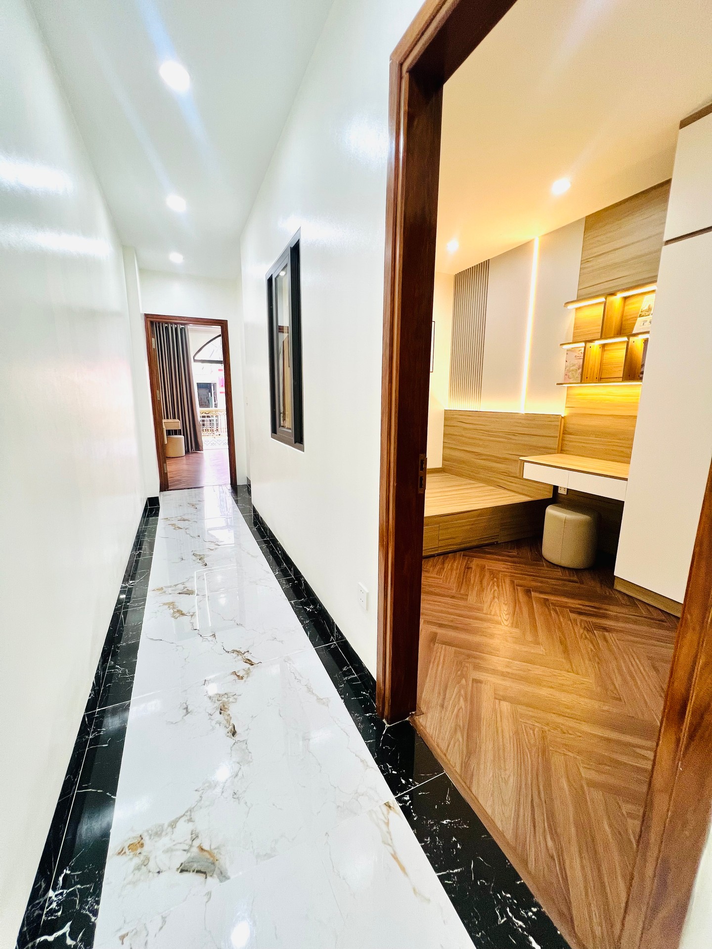 Bán nhà Tân Mai - diện tích 50m2 6 tầng - Đẹp nhất phố Tân Mai - giá 22,5 tỷ