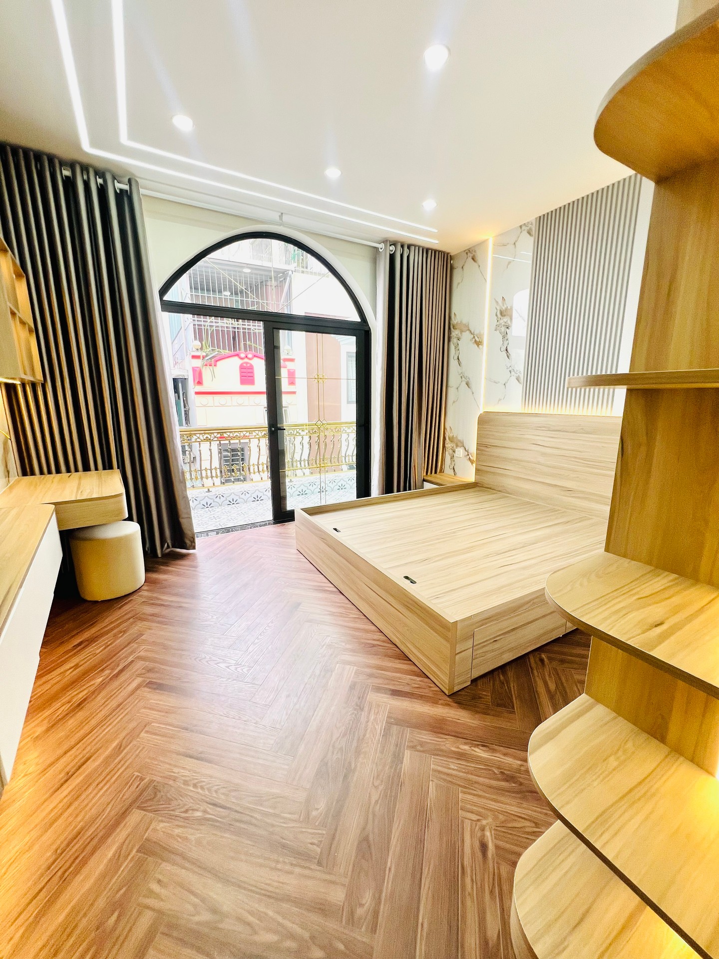 Bán nhà Tân Mai - diện tích 50m2 6 tầng - Đẹp nhất phố Tân Mai - giá 22,5 tỷ