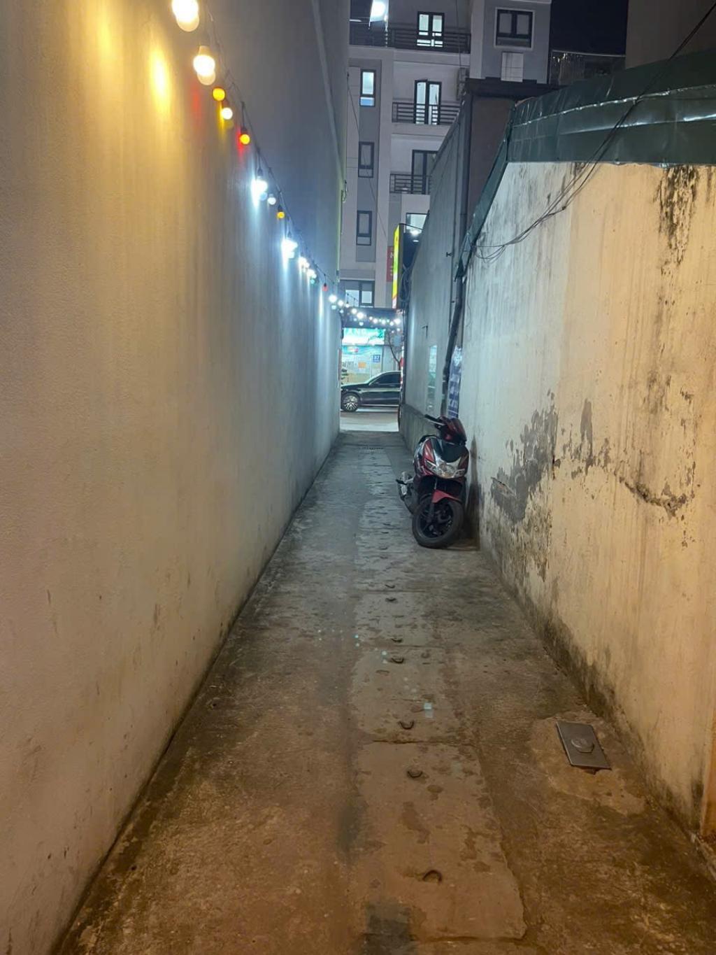 Bán nhà Vũ Trọng Phụng - diện tích 249m2 4 tầng - Nhà đẹp hiếm có - giá 71,9 tỷ