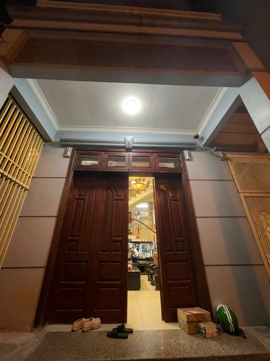 Bán nhà Vũ Trọng Phụng - diện tích 249m2 4 tầng - Nhà đẹp hiếm có - giá 71,9 tỷ