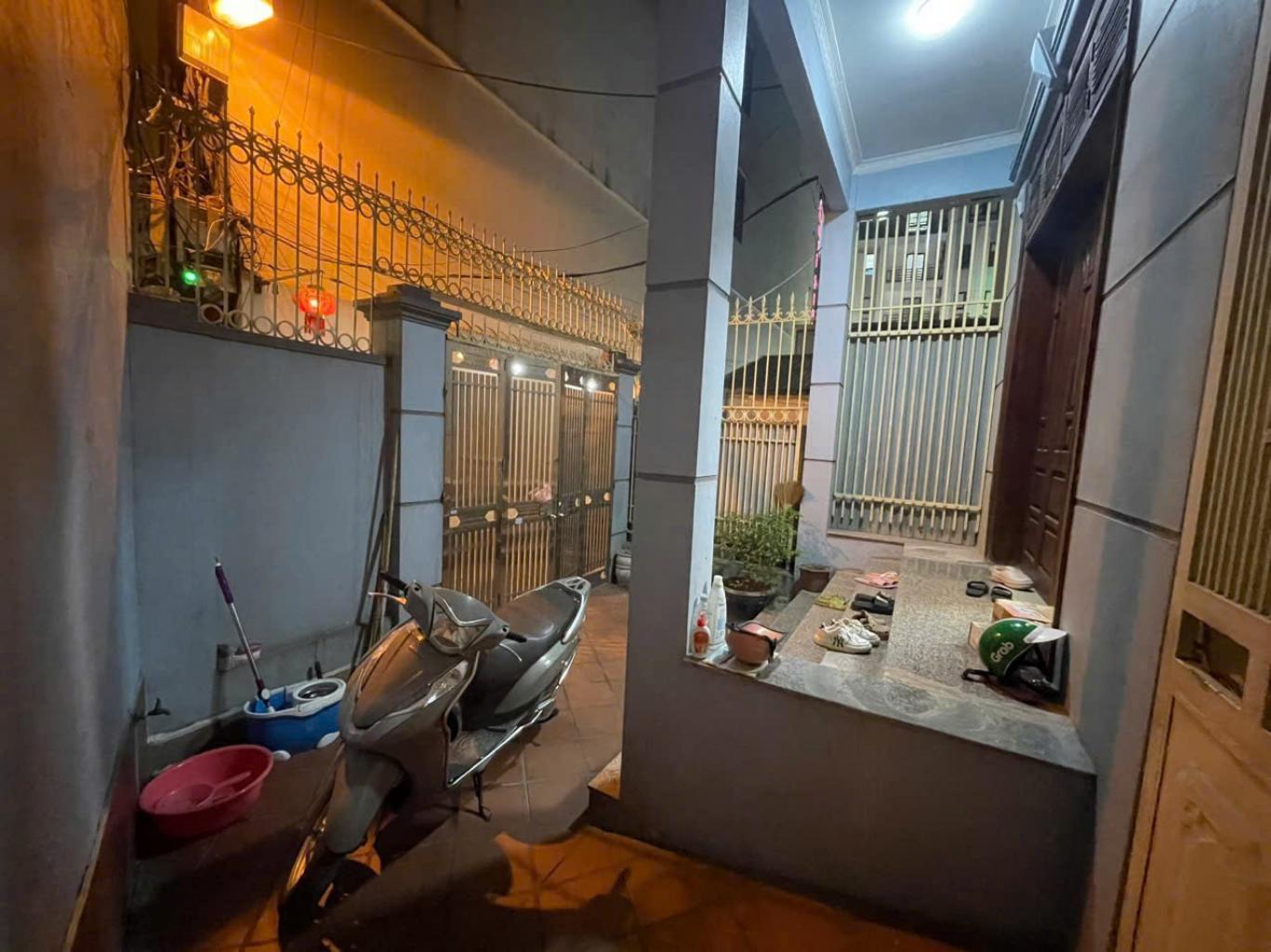 Bán nhà Vũ Trọng Phụng - diện tích 249m2 4 tầng - Nhà đẹp hiếm có - giá 71,9 tỷ