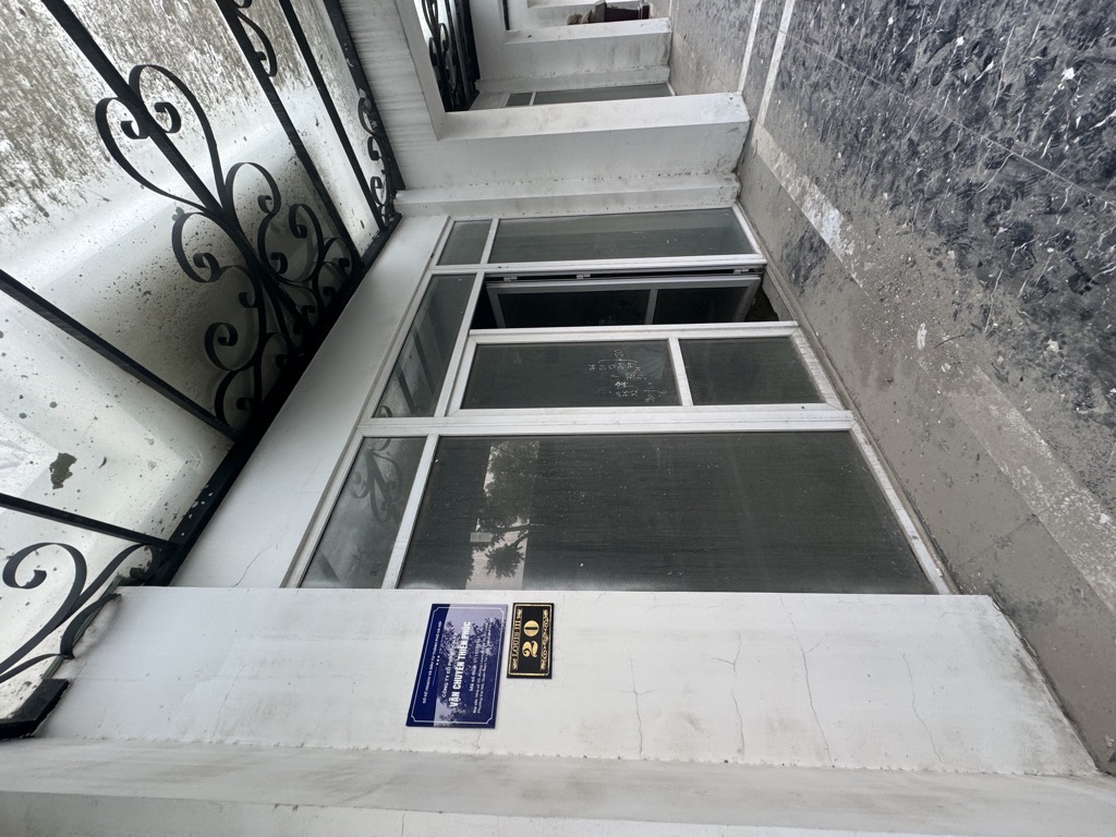 Bán nhà Louis III - diện tích 103m2 5 tầng - Nhà riêng sang trọng - giá 35,5 tỷ